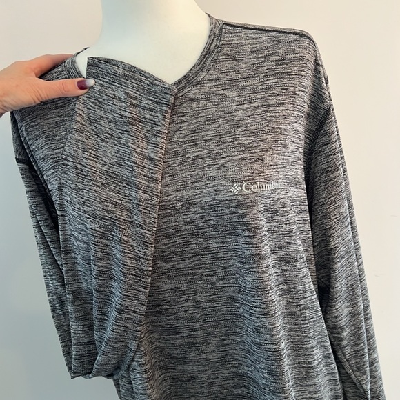 Columbia Men’s Omni-Wick, extra large lightweight running shirt shades of gray - Picture 6 of 8